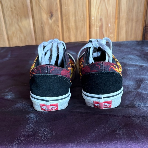 Vans Flames with Skull Shoes - Picture 6 of 8